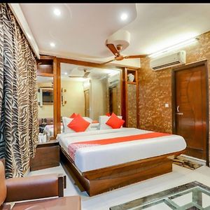 Hotel Roma Deluxe - New Delhi Railway Station